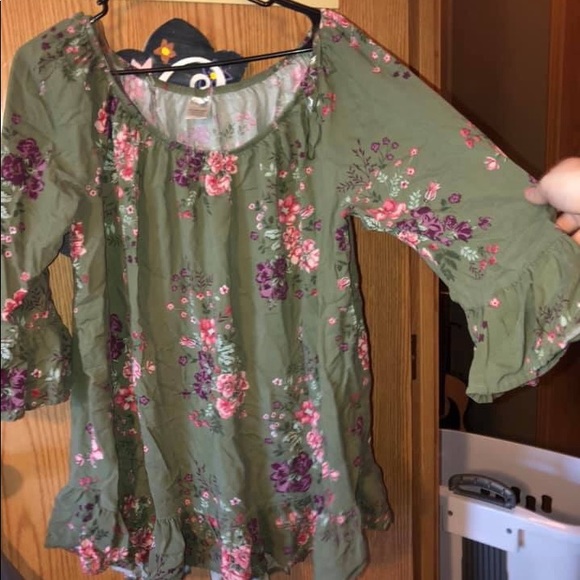 Faded Glory Tops - Faded Glory off the shoulder top